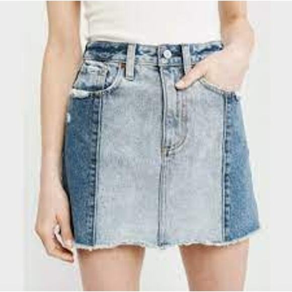 Abercrombie & Fitch Natural Rise Two Tone Raw Hem Denim Mini Skirt Size 0 - Picture 3 of 5